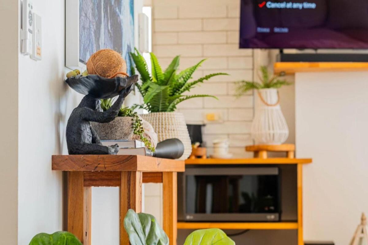 Oceanfront 1 Bedroom Athena By The Sea Apartment Gold Coast